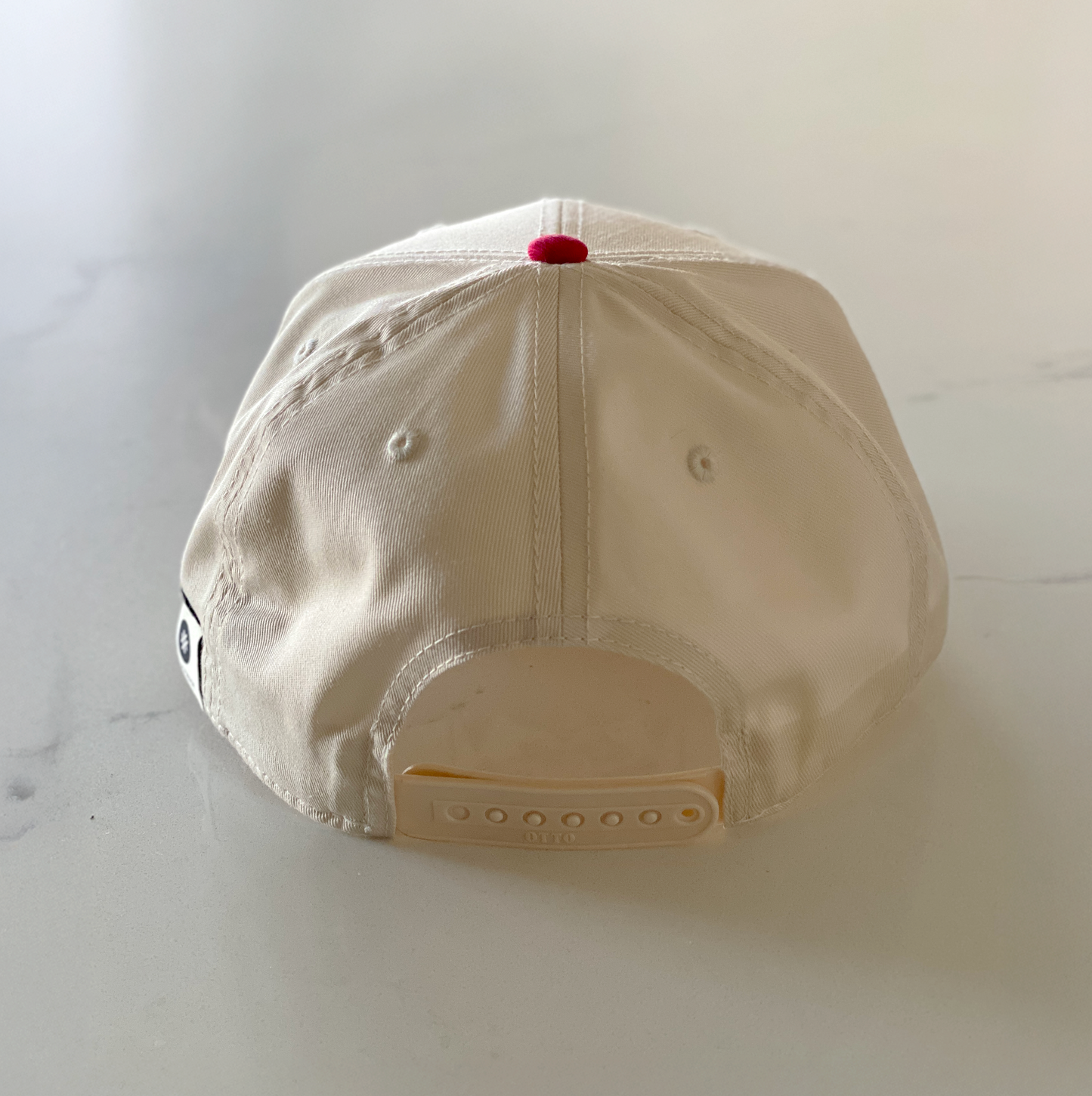 Red & Tan Classic Baseball Cap - Iu Mien Baengh Orn